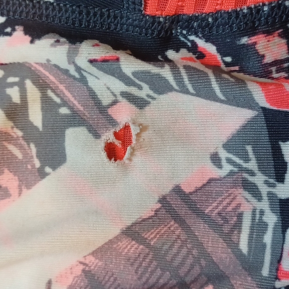 Danskin Now artistic crop leggings with mesh on back - Picture 3 of 5